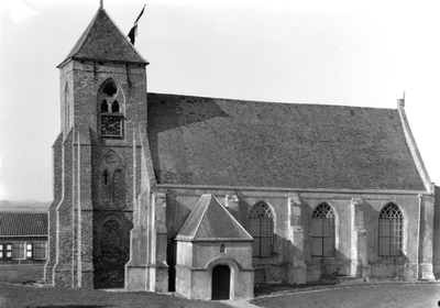 9103 Zoutelande, gerestaurerende kerk