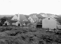 9301 Biggekerke, het pompstation van het Waterleidingbedrijf Midden-Zeeland in de duinen ten noorden van Dishoek. Na de ...