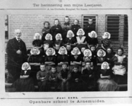 9948 Schoolklas Openbare school te Arnemuiden (reproductie)