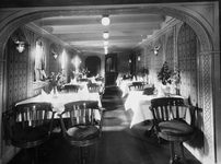 102 Interieur van Grand Hotel Britannia op Boulevard Evertsen. Op 26 juni 1886 werd het hotel als Grand Hotel des Bains ...