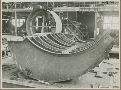 1330 Aanbouw onderzeeboot Orzel voor de Poolse Marine op de scheepswerf De Schelde te Vlissingen. Secties in de werkplaats