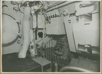 1433 Onderzeeboot Orzel voor de Poolse Marine. H. Electro motorkamer Schakelbordruimte boven e-motoren (motorkamer) ...