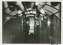 367-10 Onderzeeboot Orzel voor de Poolse Marine. Offiersverblijf in achterste batterijcompartiment. Naar voorschip gezien