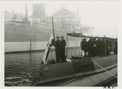 KB1-45 De overdracht van de onderzeeboot Orzel aan de Poolse Marine op de scheepswerf De Schelde te Vlissingen