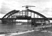 3703 Bouw brug over de Lek bij Vianen-Vreeswijk