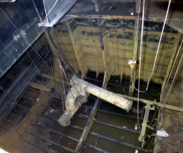 7 Ombouw afzinkbaar zwaar ladingschip Snimos Ace in de stenenlegger Seahorse I (IMO 8213744, bouwjaar 1994); in 1998 ...