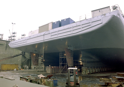 92 Ombouw afzinkbaar zwaar ladingschip Snimos Ace in de stenenlegger Seahorse I (IMO 8213744, bouwjaar 1994); in 1998 ...