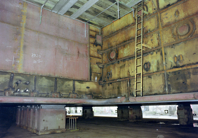 93 Ombouw afzinkbaar zwaar ladingschip Snimos Ace in de stenenlegger Seahorse I (IMO 8213744, bouwjaar 1994); in 1998 ...