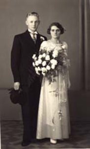 563 Het bruidspaar Jacobus Marinus Christiaan Straub (1912-1986) en Anna Allemekinders (1911-1997)