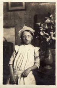 637 Sara Cornelia Zandee (*1909) tijdens één van haar verjaardagen
