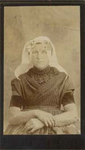 1020 Maria Drijdijk (1845-1911) e.v. Jacobus Uitterhoeve, in klederdracht