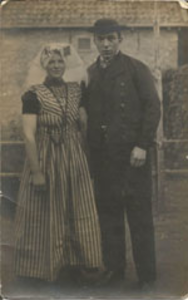 1660 Het echtpaar Jan Vermeulen (1849-1935) en Jozina van den Dries (1857-1943)