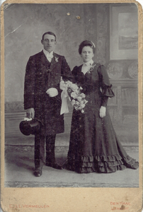 3305 Marinus Cornelis Bouwens (1877-1925) en echtgenote Hendrika Johanna Walburg