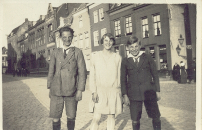3387 Adriaan van Duin (1914-1978), Elizabeth van Duin (1912-2010) en Jacob van Duin (1915-1996)
