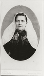 5734 Laurina Pekaar (1839-1915) in traditionele klederdracht