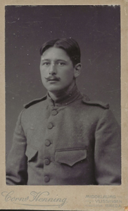 5894 Johannes van Vessem (1895-1986) in uniform