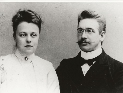 5981 Jan Cornelis Bom (1875-1957) en Antoinetta Adolphina Meerburg Snarenberg (1879-1944)