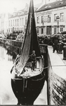 6001 Laurus Leendert Bom (1874-1949) met Schouwtje YE 45 met mosselen in Brussel