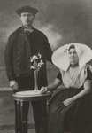 6043 Jan Sinke (*1874) en Cornelia van Boven (*1875) in Zuid-Bevelandse dracht
