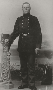 6078 Laurus Sinke (1882-1944) in uniform