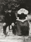6088 Johannes Sinke (1859-1946) en Pieternella Maria Stevense (1863-1953) in Zuid-Bevelandse dracht