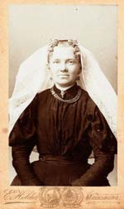 796 Cornelia Laurina Steketee (1861-1936), dochter van Leendert Marinus Steketee en Elisabeth van Daalen, gehuwd met ...
