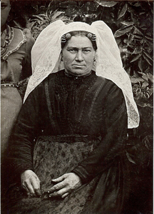 4243 Johanna Vroegop (1852-1917) in Thoolse dracht