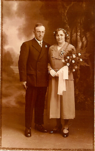 425 Bruidspaar Johannes Thomas Zoeteweij (1900-1981) en Cornelia van den Boomgaard (1901-1987)