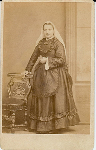 4330b Tanna Johanna der Weduwen (1853-1903) in Zeeuwse dracht