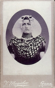 4363 Jacoba Constantina van Weele (1862-1938) in Zuid-Bevelandse dracht
