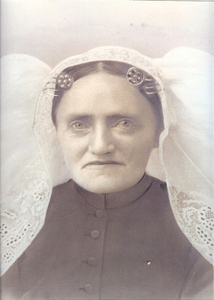 4448 Janna Cornelia de Wilde (1853-1925) in Thoolse dracht