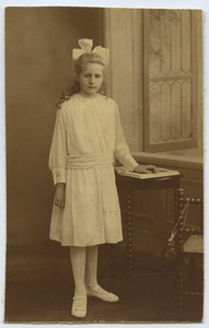4537 Neeltje Johanna Zandee (*1908)