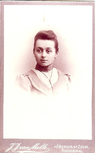 4540 Pieternella Cornelia van der Zee (*1883)