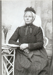4559 Carolina van Zorge (1836-1932) in Thoolse klederdracht