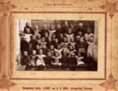 1094a Groepsfoto van klas 2 van de school te Groede.Marie le Cocq, dochter van Samuel le Cocq en Bram Versprille (=1), ...