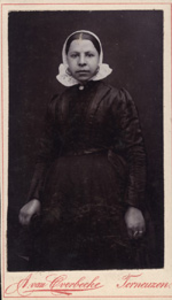1110 Magdalena Leenhouts, geboren Groede 7 december 1866, overleden Groede 29 november 1937, dochter van Abraham van ...
