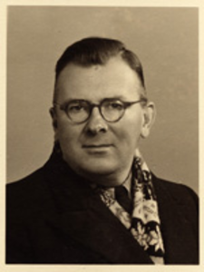 1154a Egbert Jan Beens (ook genaamd Benes) , geboren 11 december 1906, predikant en echtgenoot van Gerharda Luteijn, ...