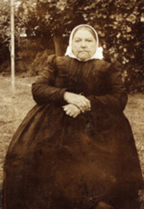129 Anna de Bruijne, geboren Cadzand 28 september 1835 , overleden Zuidzande 16 mei 1918, dochter van Jannes de Bruijne ...