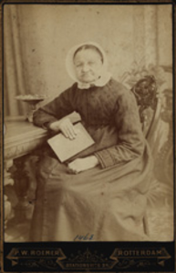 1462a Magdalena van de Plassche, geboren Heille 31 januari 1812, overleden Rotterdam 3 november 1899, dienstmeid, ...