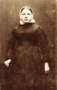 147 Janneke Luteijn, geboren Zuidzande 25 juli 1871, dochter van Adriaan Luteijn en Anna de Bruijne, staand, echtgenote ...
