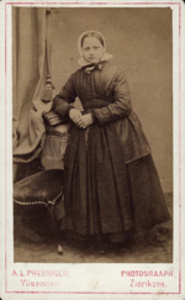 1511 Jozina le Grand, geboren Waterlandkerkje 30 oktober 1862, overleden Oostburg 30 januari 1951, dochter van Pieter ...