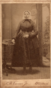 1548a Elizabeth Schaap, geboren Groede 13 januari 1866, overleden Groede 30 oktober 1944, dienstmeid, dochter van ...