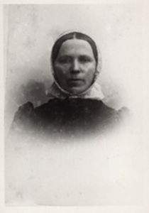 1692 Catharina Maria de Bruijne, geboren Cadzand 7 juli 1850, Schoondijke 5 maart 1931, dochter van Izaak de Bruijne en ...