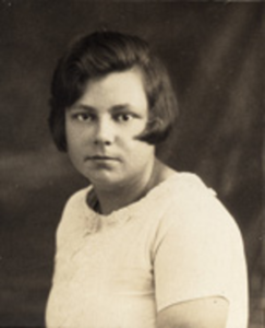 187 Jozina Luteijn, geboren Groede 12 augustus 1914, dochter van Adriaan Luteijn en Jozina Salome, llnks, kop en schouders