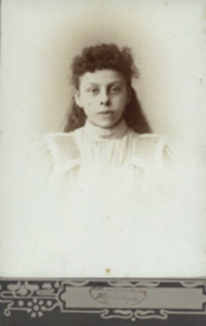 1879 Maria Adriana Vuijk (*1904), dochter van Jan Vuijk en Magdalena Francina Kouwe