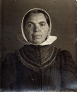 1935a Sara Rookus, geboren 1 mei 1862 te Nieuwvliet, overleden 14 november 1944 te Zuiddorpe, dochter van Cornelis ...