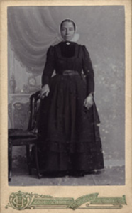 1940 Maria Jozina Luteijn, geboren 2 april 1872 te Nieuwvliet, overleden 9 december 1952 te Retranchement, dochter van ...