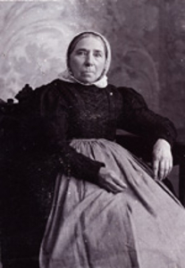 199a Wilhelmina Luteijn, geboren Zuidzande 27 juli 1838, overleden Loosduinen 2 mei 1922, dochter van Izaak Luteijn en ...
