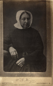 2050 Sara Elizabeth van de Plassche, geboren 18 mei 1834 te Groede, overleden 15 februari 1911 te Breskens, dcohter van ...