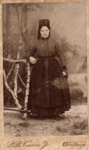 528 Adriana Jongejan, geboren Waterlandkerkje 5 september 1867, overleden Oostburg 19 april 1928, dienstmeid, dochter ...